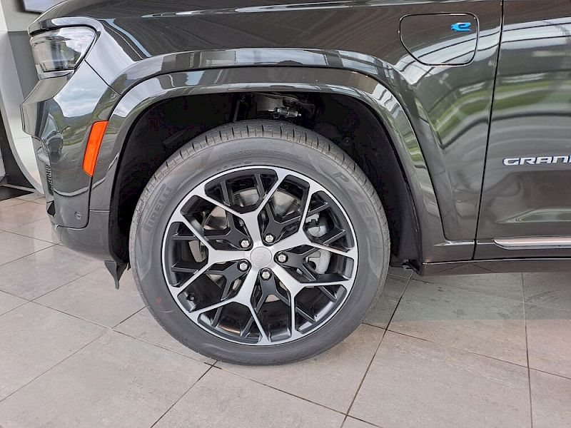 Jeep Grand Cherokee Summit Reserve Plug-In-Hybrid 4Xe