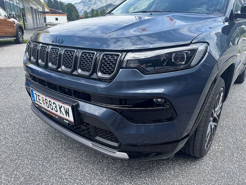 Jeep Compass 1,3 Summit Plug-In Hybrid 4xe