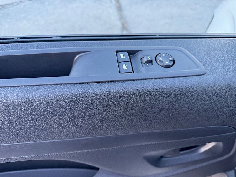 Opel Vivaro KW M BlueHDI 120 *Winterreifen*