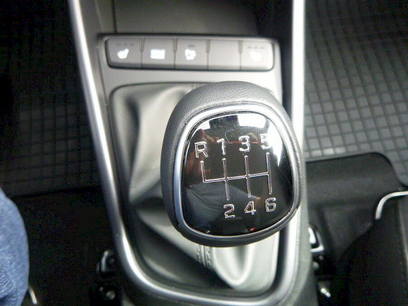 Hyundai Bayon BAYON i-Line Plus 1,0 T-GDi - y1bp2