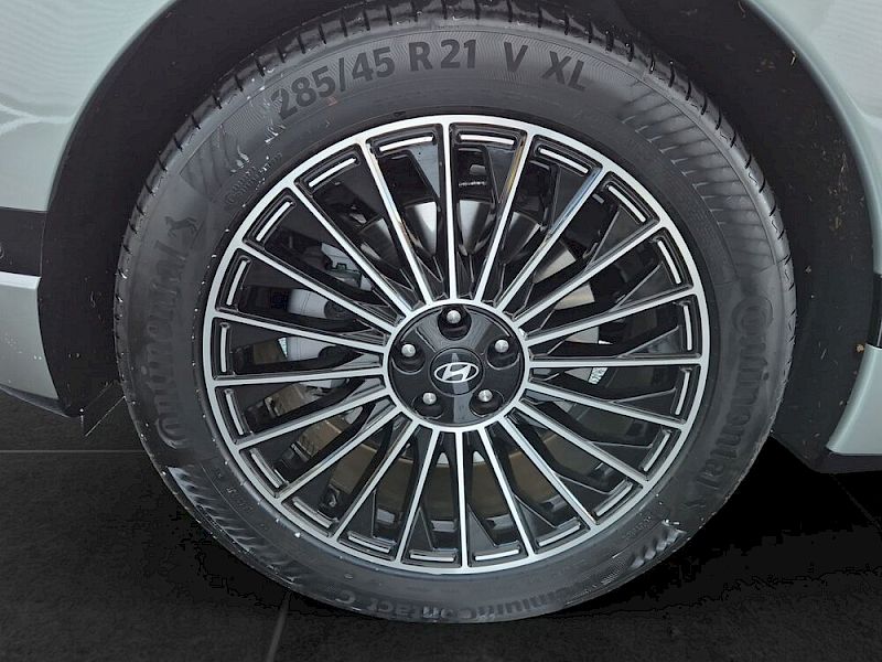 Hyundai Ioniq 9 IONIQ 9 Calligraphy 110kWh 4WD 7Stz