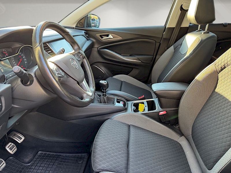Opel Grandland X 1,2 Ultimate *8-fach Bereifung*